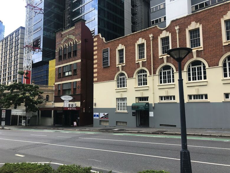 City Edge Brisbane Hotel