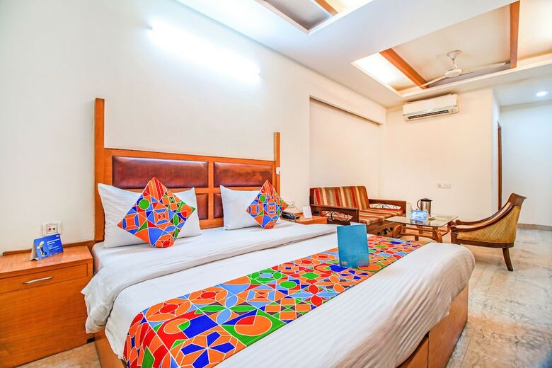 Fabhotel Ashu Palace