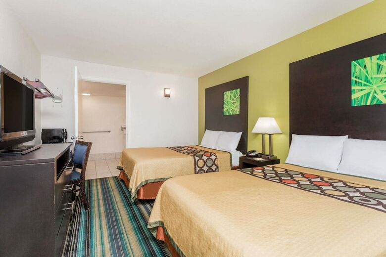 Hotel Super 8 By Wyndham Augusta
