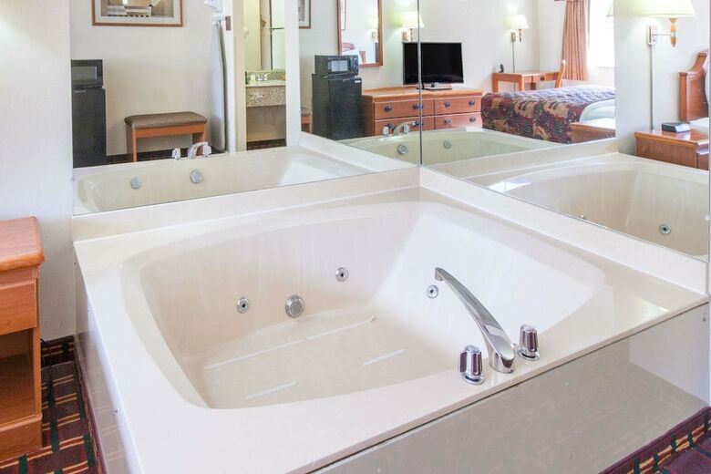 Hotel Days Inn By Wyndham Sault Ste Marie Mi