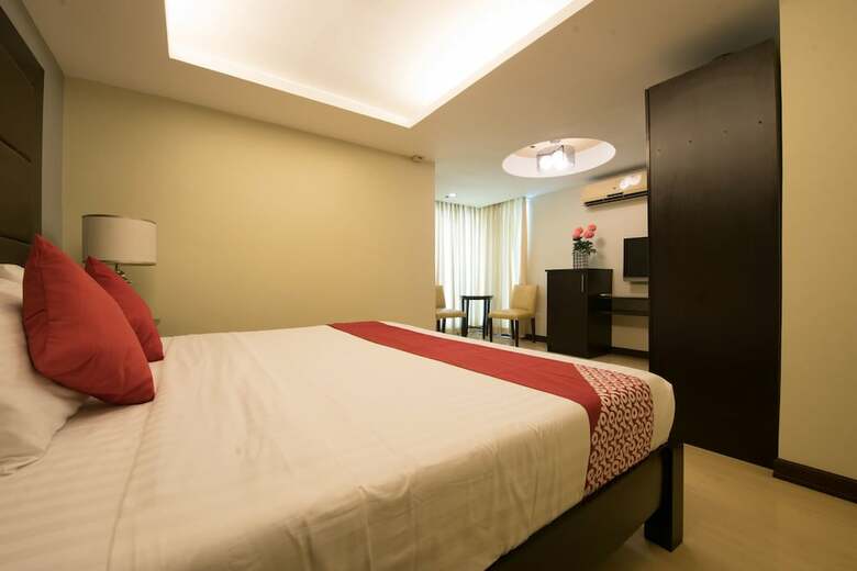 Oyo 456 Festive Hotel