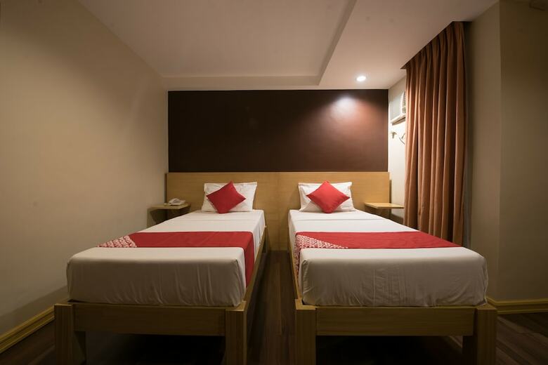 Oyo 456 Festive Hotel