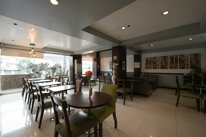 Oyo 456 Festive Hotel