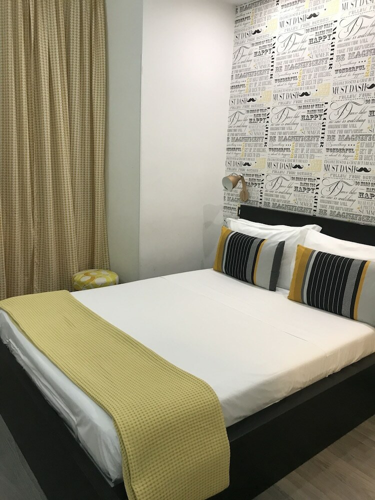 Hotel C'est La Vie Suites