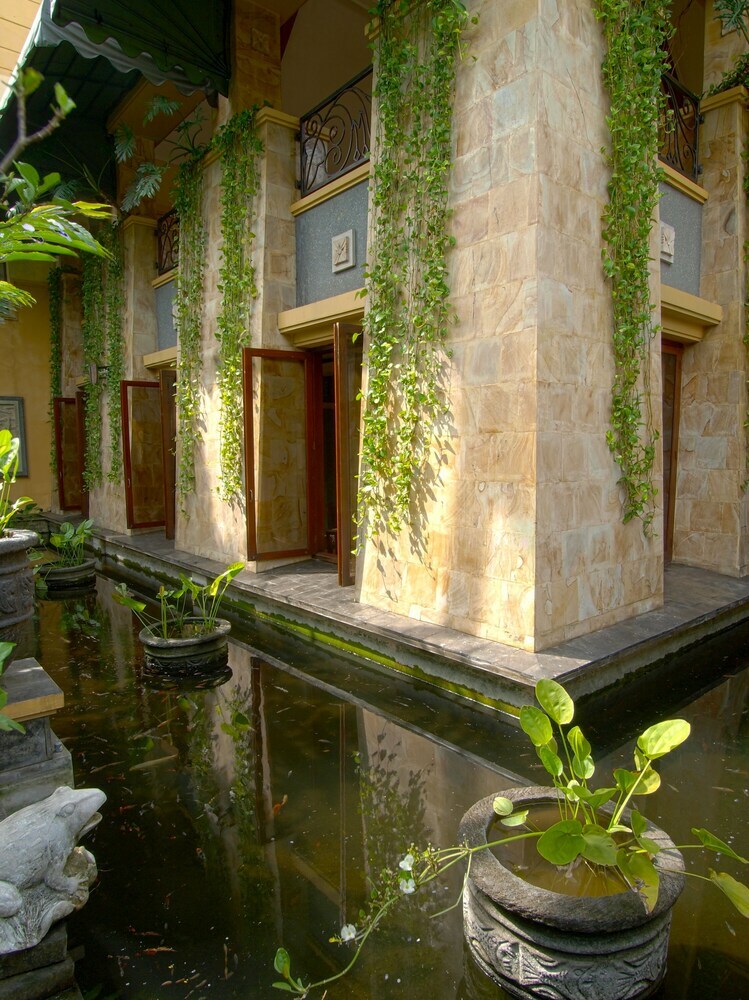 Lotus Garden Hotel