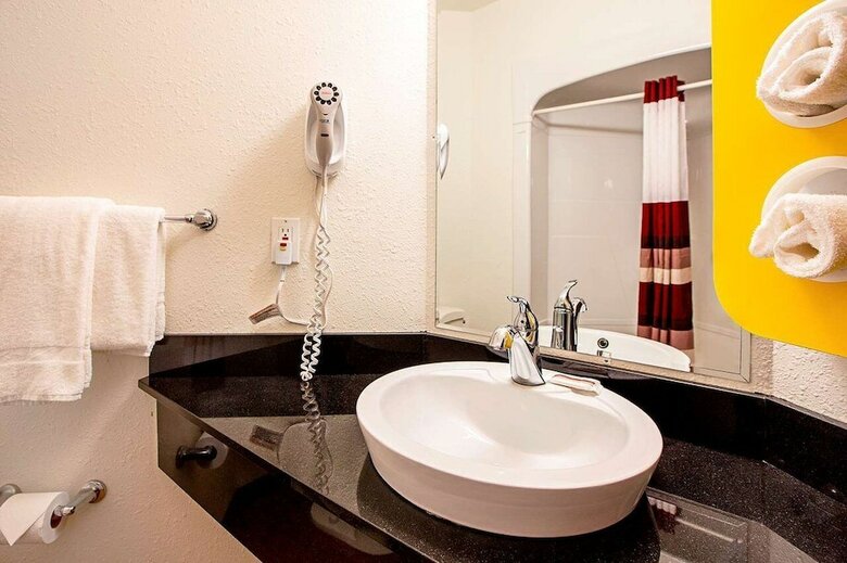 Motel Seasons Inn Traverse City