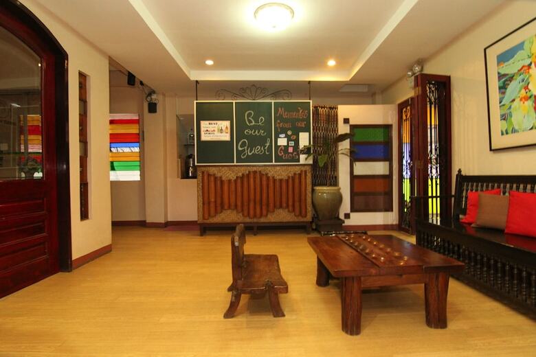 Hotel Bahay Ni Tuding Inn & Bistro