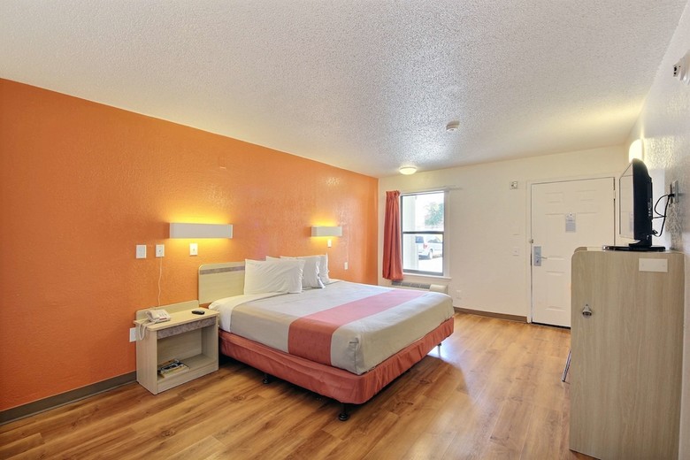 Motel 6 Laredo, Tx - North I-35