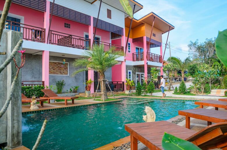 Hotel Pinky Bungalows Resort
