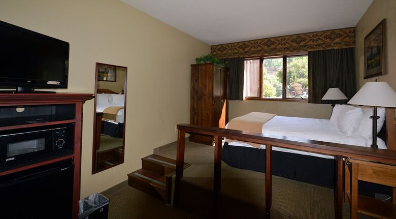 Hotel Buck's T-4 Lodge