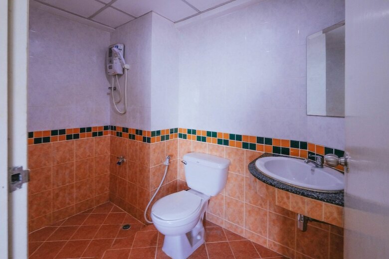 Hotel Golden House @ Onnut Station