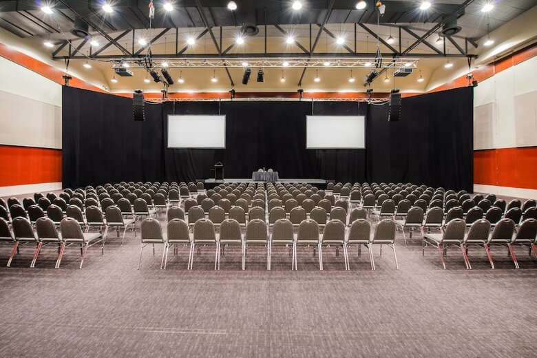 Hotel Crowne Plaza Alice Springs Lasseters