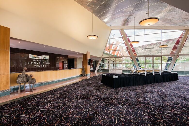 Hotel Crowne Plaza Alice Springs Lasseters