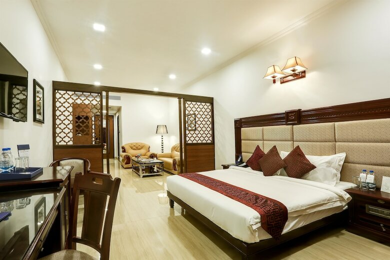Golden Chariot Vasai Hotel And Spa