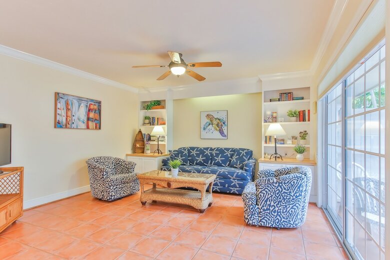 Tortuga Inn Beach Resort