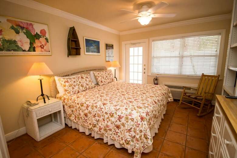 Tortuga Inn Beach Resort