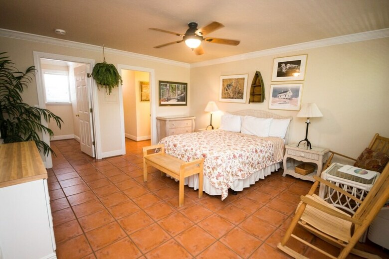 Tortuga Inn Beach Resort