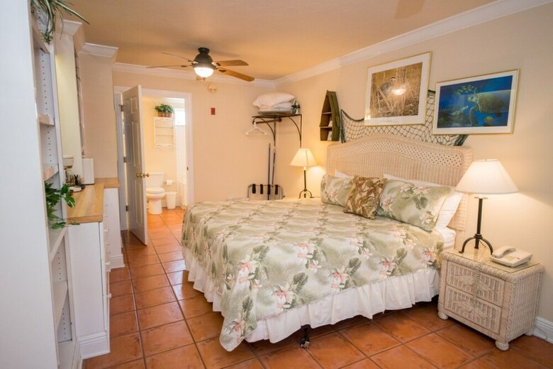 Tortuga Inn Beach Resort