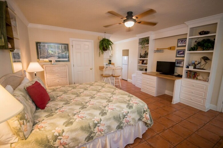 Tortuga Inn Beach Resort