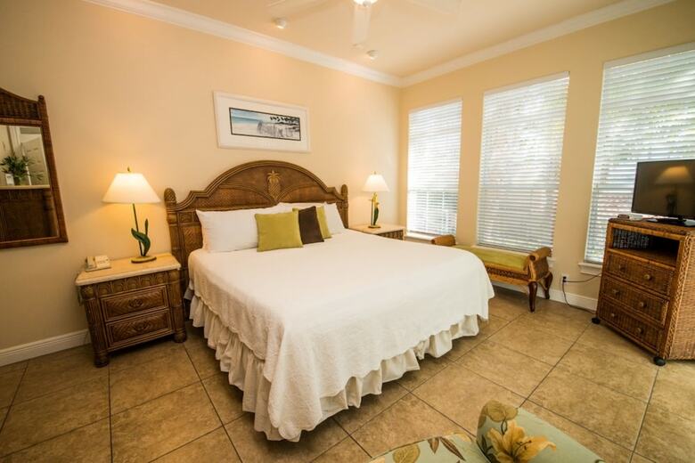 Tortuga Inn Beach Resort