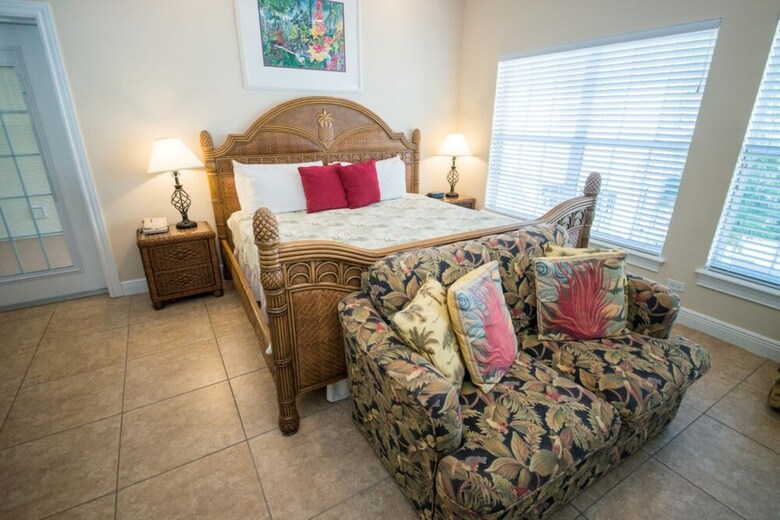 Tortuga Inn Beach Resort