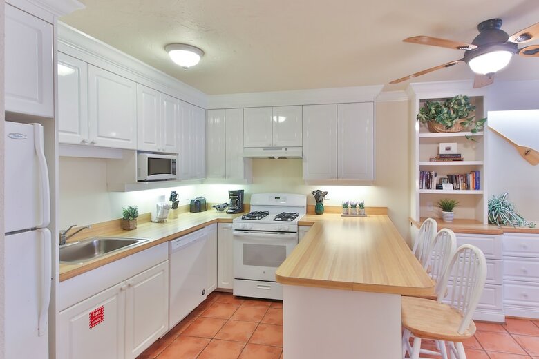 Tortuga Inn Beach Resort