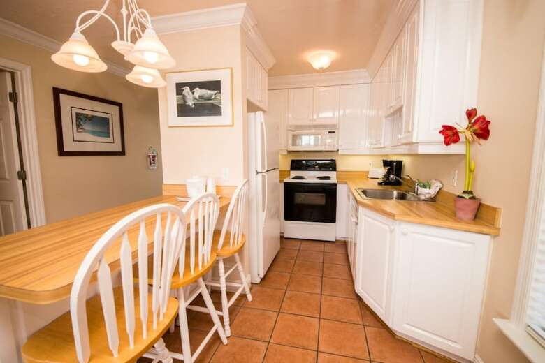 Tortuga Inn Beach Resort