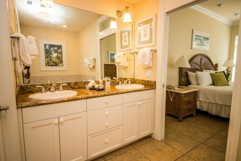 Tortuga Inn Beach Resort