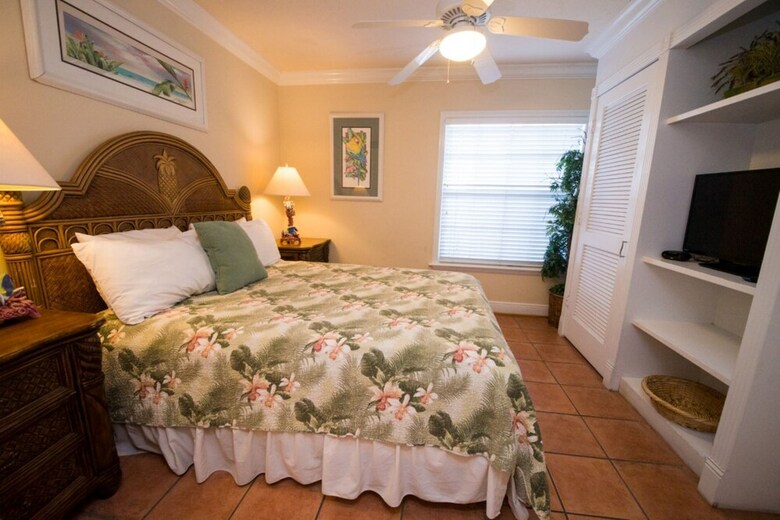 Tortuga Inn Beach Resort