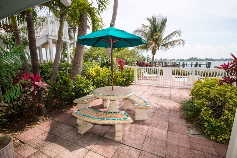Tortuga Inn Beach Resort