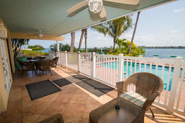Tortuga Inn Beach Resort