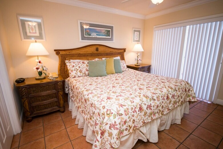 Tortuga Inn Beach Resort