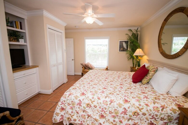Tortuga Inn Beach Resort