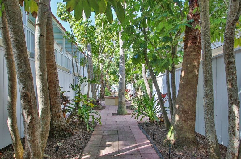 Tortuga Inn Beach Resort