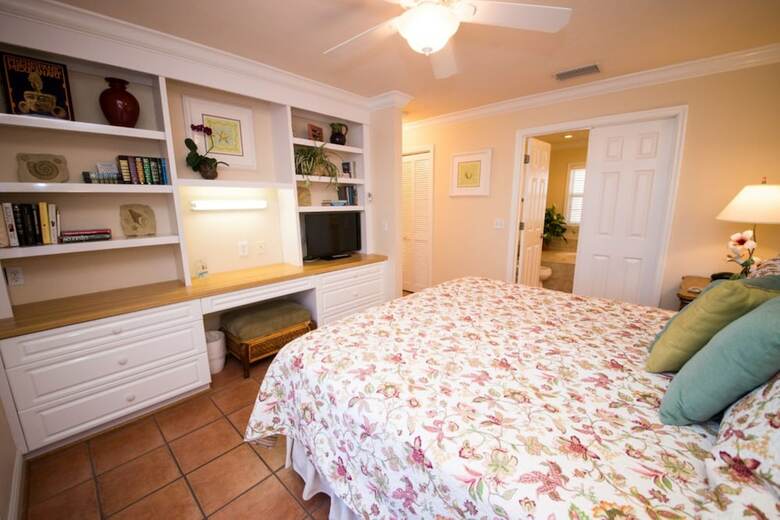Tortuga Inn Beach Resort