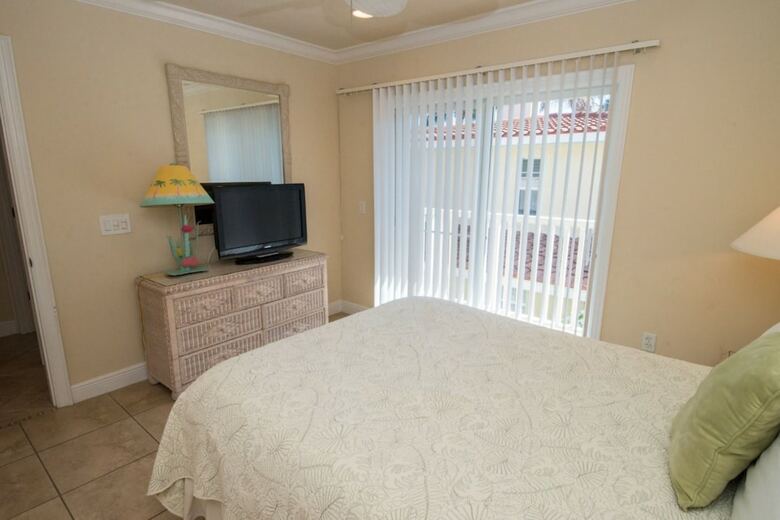 Tortuga Inn Beach Resort