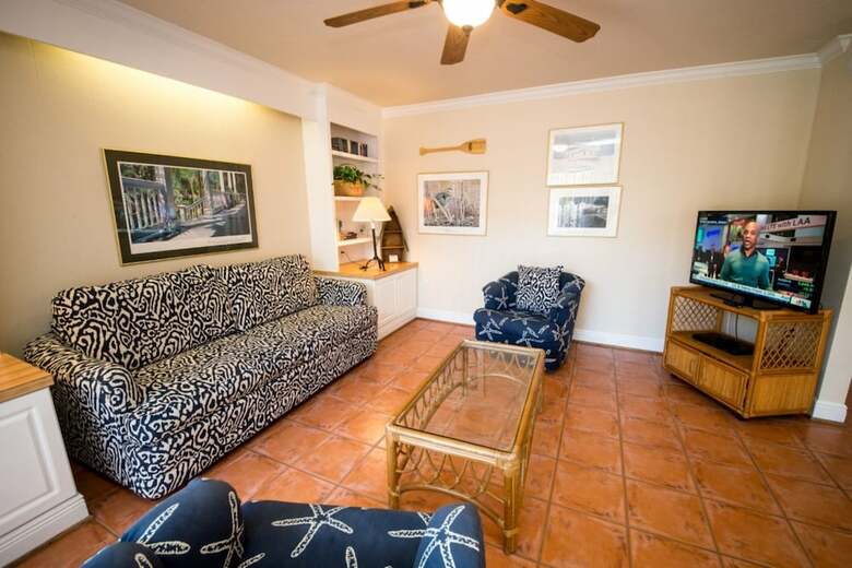 Tortuga Inn Beach Resort