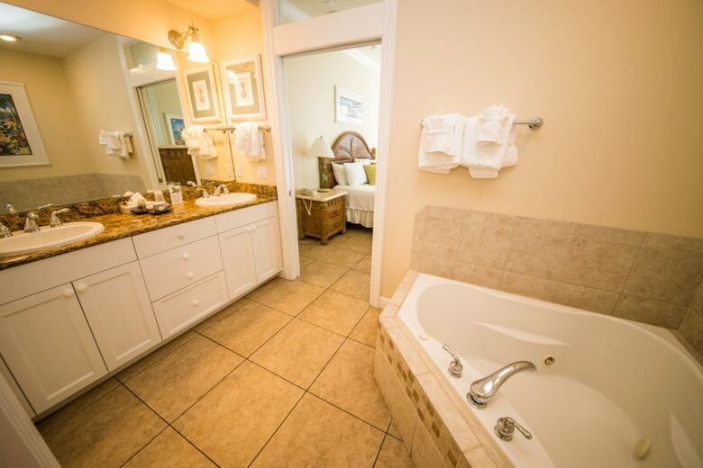 Tortuga Inn Beach Resort