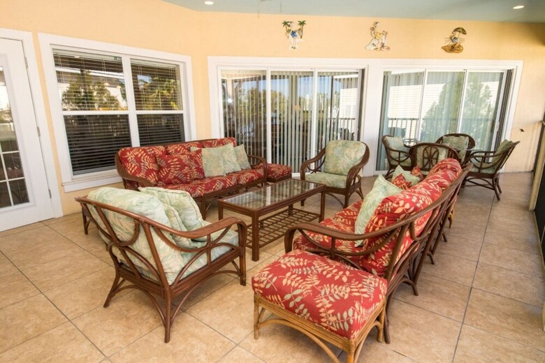 Tortuga Inn Beach Resort