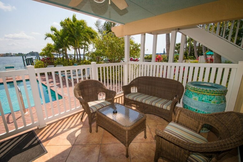 Tortuga Inn Beach Resort