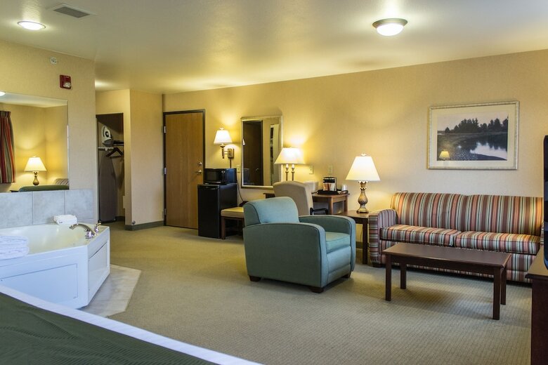 Boarders Inn & Suites By Cobblestone Hotels - Shawano