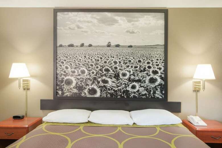 Motel Super 8 By Wyndham Iola Ks