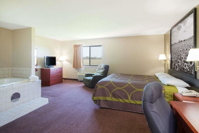 Motel Super 8 By Wyndham Iola Ks