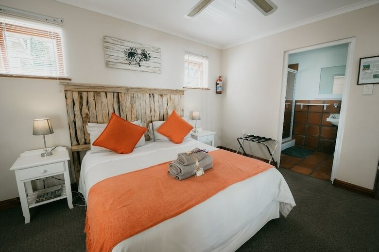 Hotel The Village Lodge
