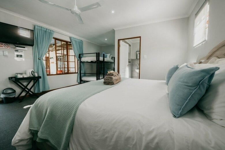 Hotel The Village Lodge