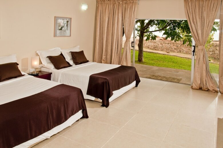Hotel Lake Safari Lodge