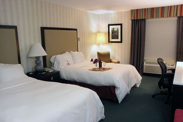 Radisson Hotel And Suites Chelmsford / Lowell