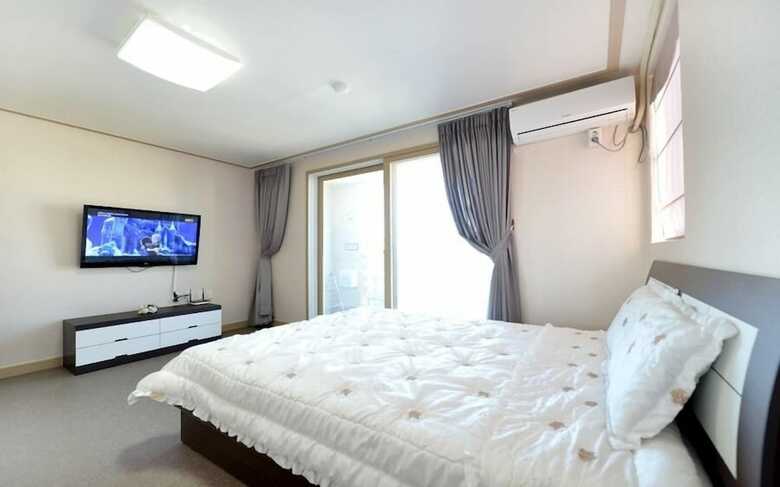 Hotel Hj House