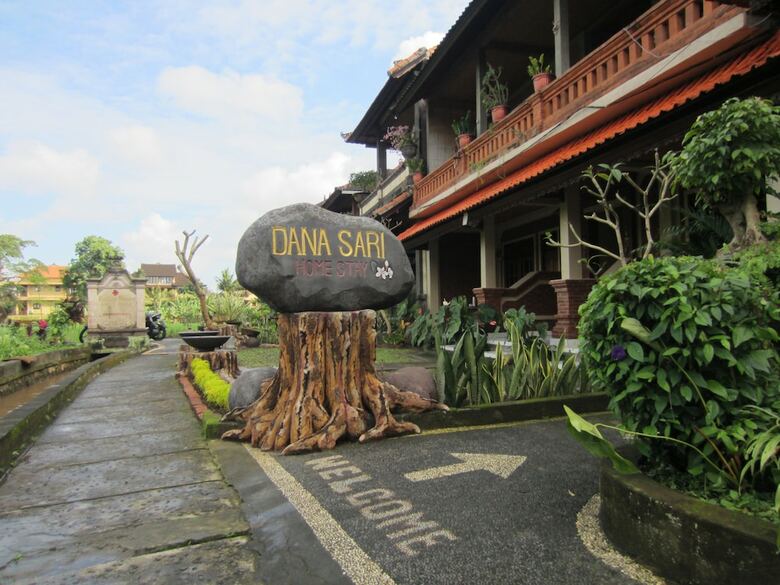 Hotel Danasari Homestay