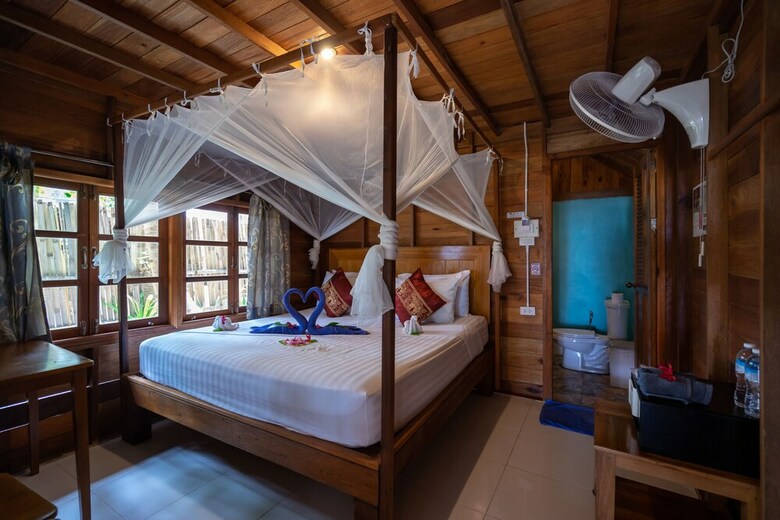 Hotel Lipe Beach Resort